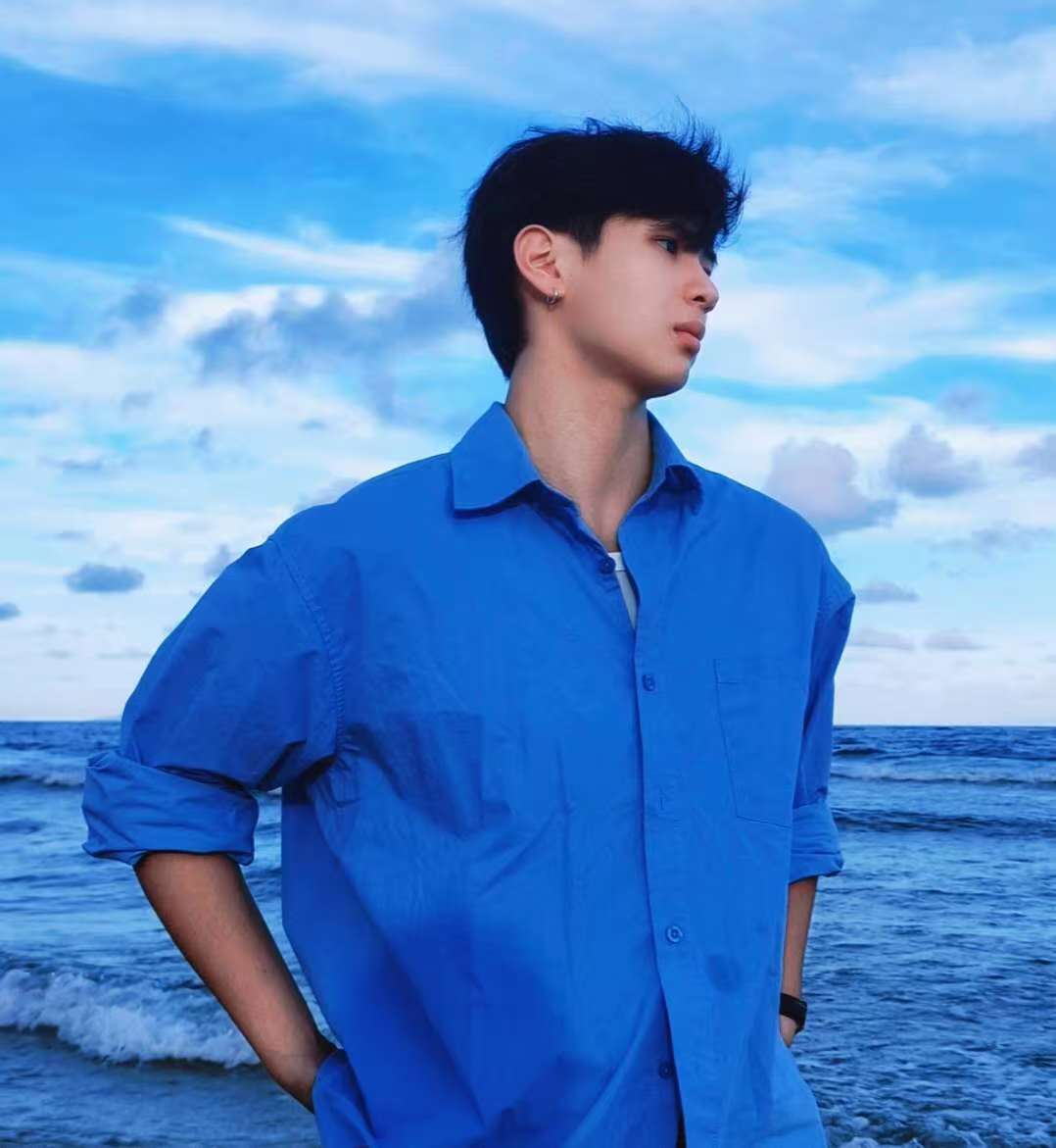 A picture of the sea